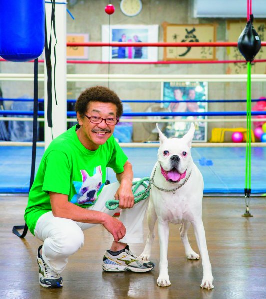 具志堅用高、愛犬のために冷暖房完備の専用部屋を作った｜NEWSポストセブン