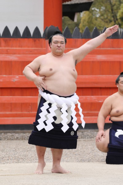 写真】稀勢の里に「休場時の貴乃花親方の稽古姿を見せたい」の声も