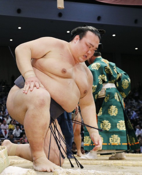 稀勢の里、成績と反比例するようにグッズは売れている謎｜NEWSポストセブン