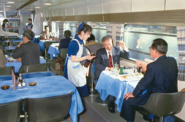平成に消えた鉄道風景 切符切り、食堂車、ポリ容器のお茶も｜NEWS