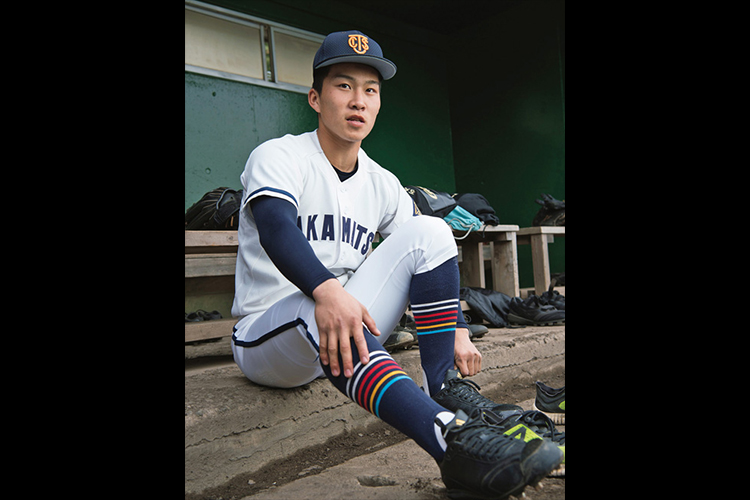 古豪・高松商業 ストッキングに描かれた6本の横線の意味｜NEWSポストセブン