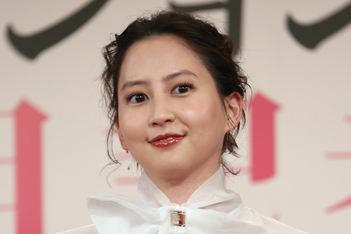 夏菜 旦那 年収