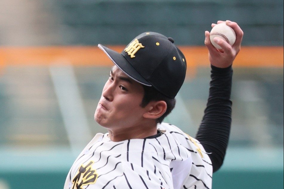 2年ぶりの甲子園大会で、野球帽のツバの曲がり具合の変遷について考え