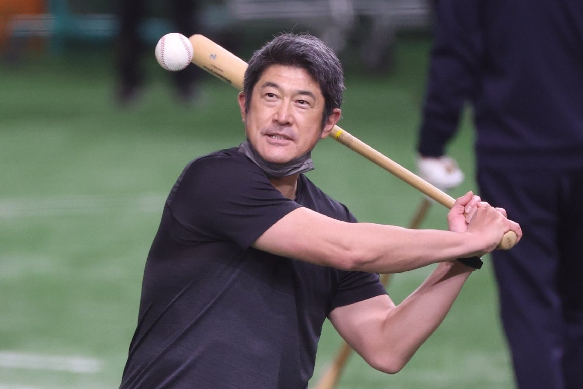 石井琢朗コーチの横浜復帰で待望される「もう1人の大物OB」｜NEWS