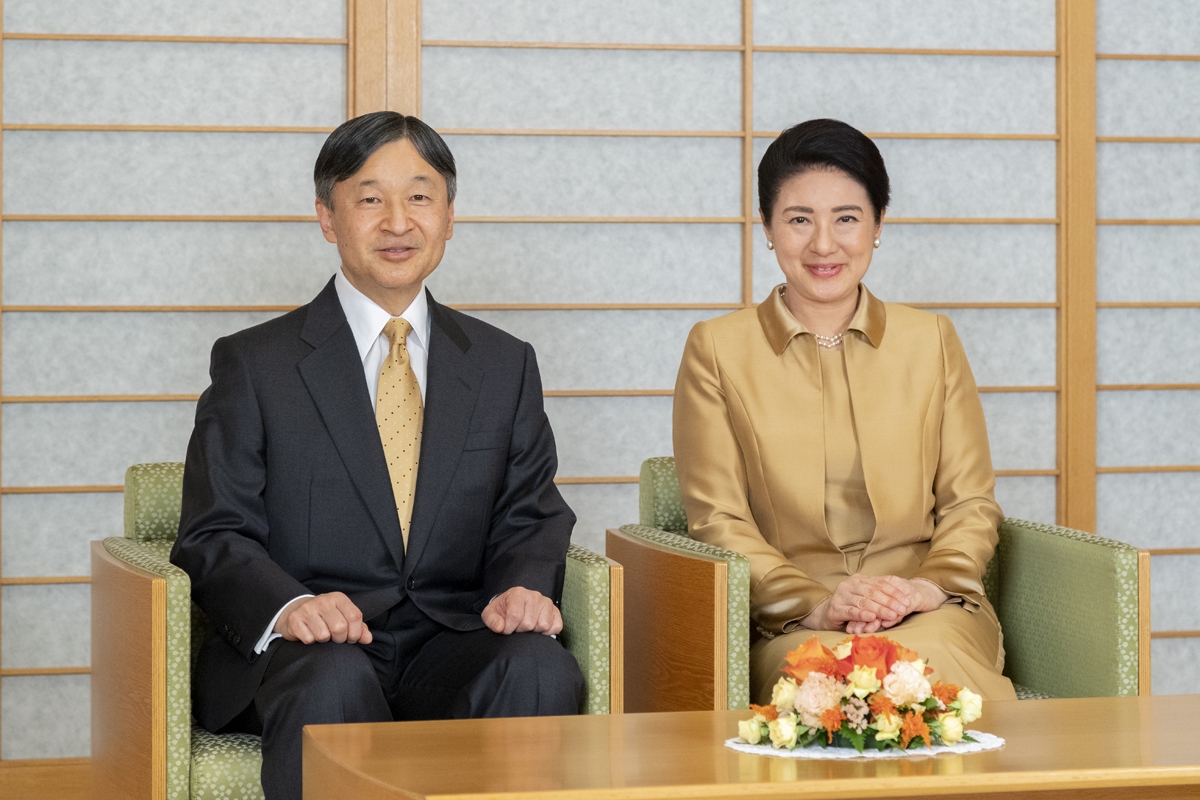 海外コレクター向天皇家雅子皇后様愛子内親王様縦７８X横６７センチ水彩画額装品 愛子さま、成年行事「薄白のジャケット」に見る雅子さまの願い｜NEWS