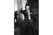 ギタリスト・芳野藤丸が語る 西城秀樹さんと『夜ヒット』秘話｜NEWS