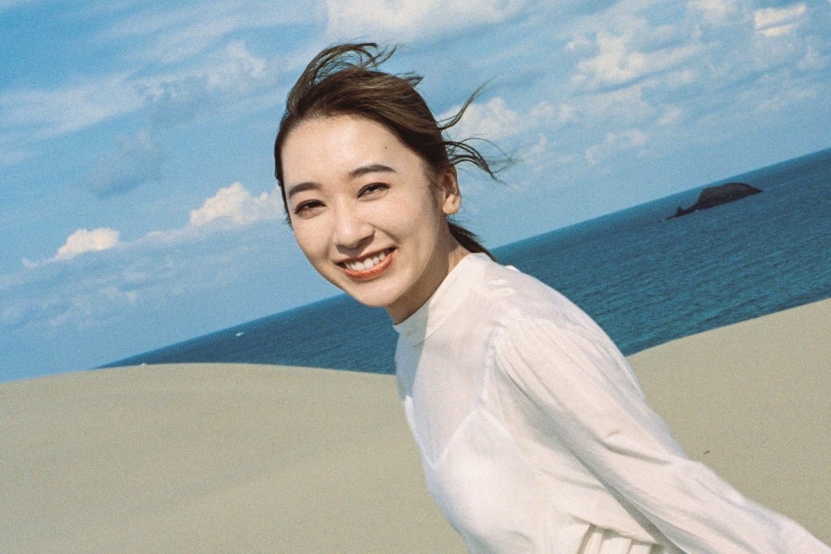 写真】元欅坂・佐藤詩織が初写真集「24歳の私と25歳になった私を見て