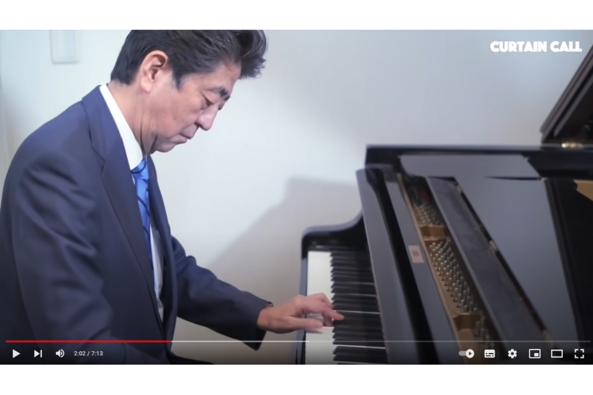 安倍元首相のピアノ演奏 昭恵夫人の誕生日にサプライズ披露するため60