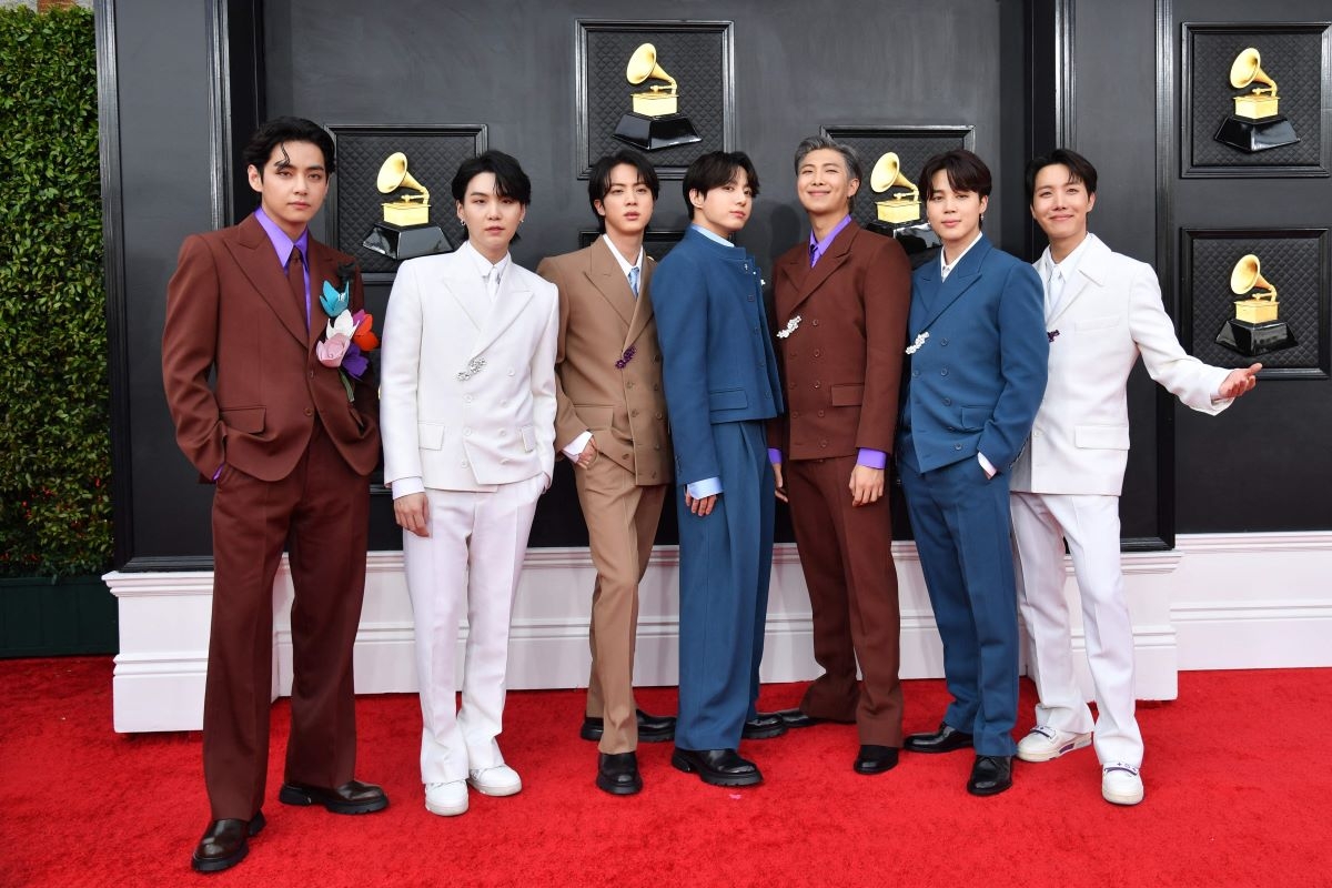 BTS、釜山での無料ライブ 入場で大混乱、演出の変更、感涙のMC…伝説の