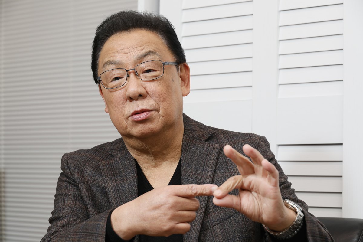 人工 内耳 有名人