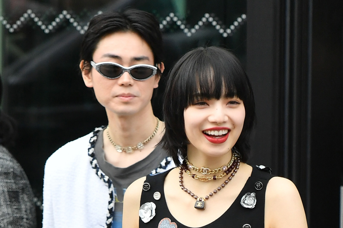 写真】菅田将暉、小松菜奈の“付き添い”でパリコレ帯同も「終始おどおど