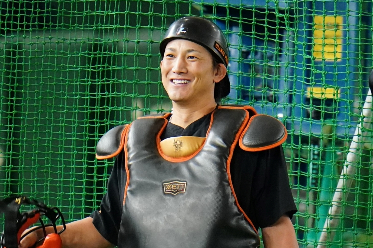 小林 誠司 年俸