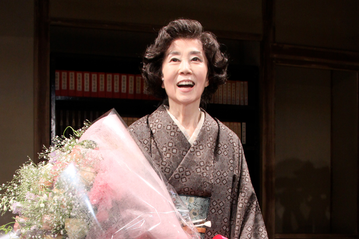 生涯現役を貫いた森光子さん、元気の源はスクワットとステーキ 年下の