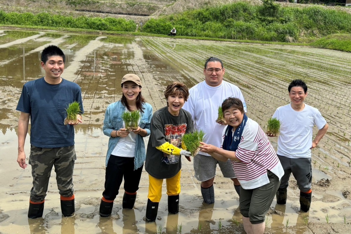 オバ記者、何度も励まされてきた小林幸子と“夢のような”田植え体験