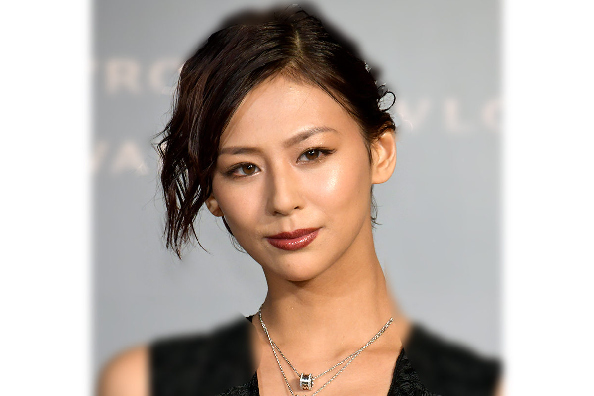 写真】《交際宣言からわずか1か月》深田恭子の“元カレ”実業家と女優