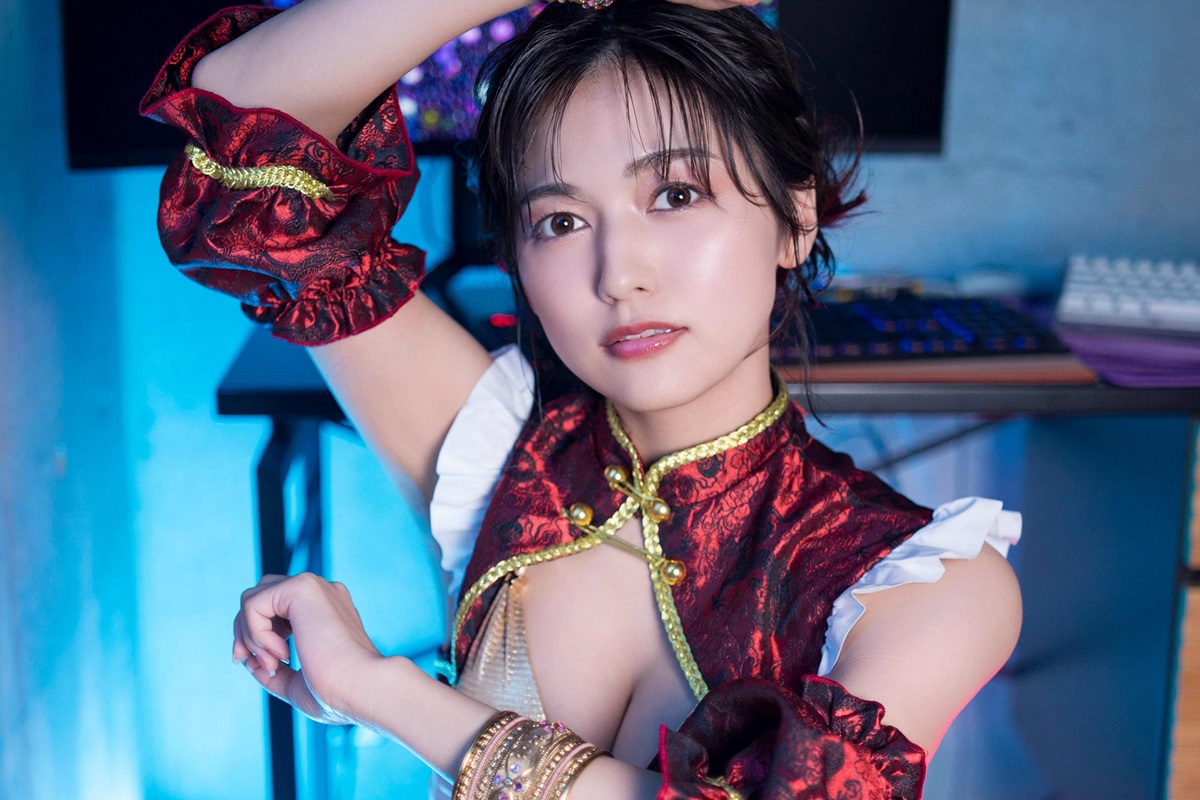元NGT48・中村歩加が初の「ゲーマーグラビア」 写真集で魅せた「女神