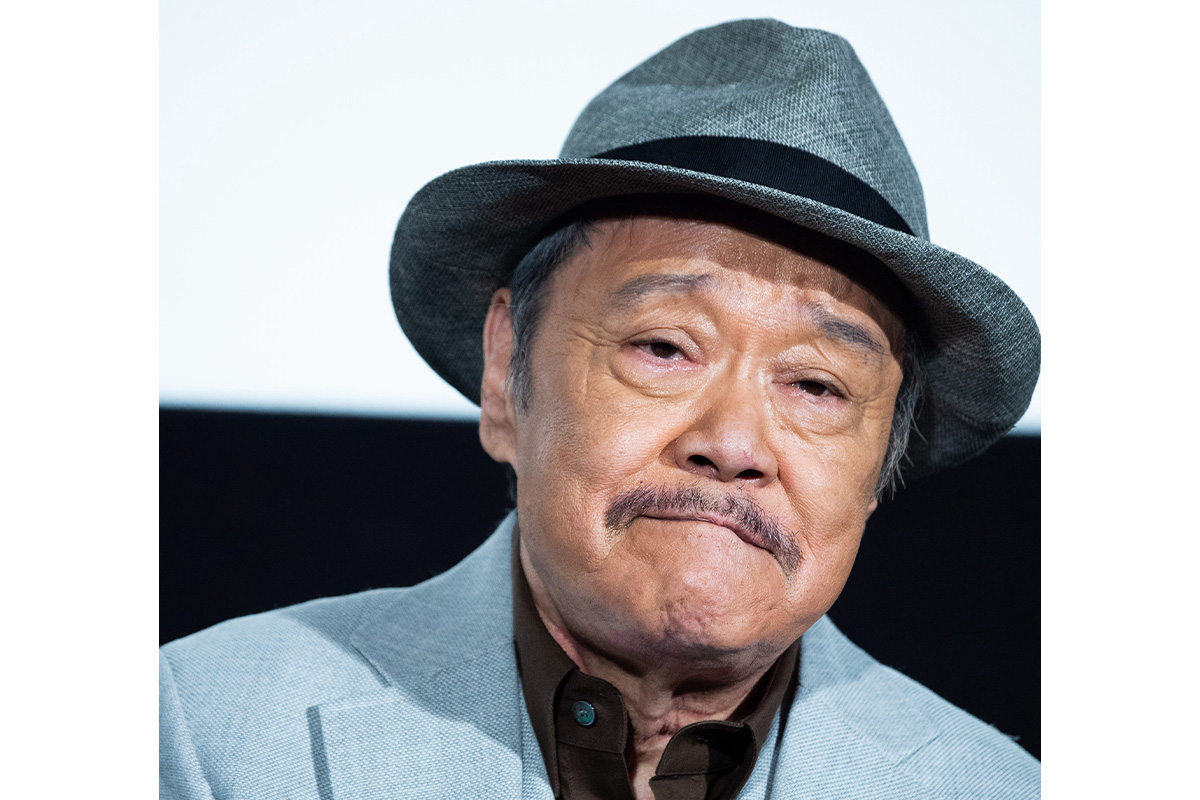 皆さんの前で座っているのか？」俳優・西田敏行さんの40年来の付き人が