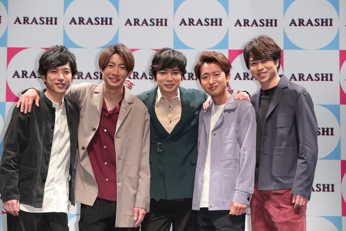嵐 公式写真 早い者勝ち！！ 5人の素顔から読み解く「嵐」の人気》小倉智昭が“いいな”と感じた瞬間