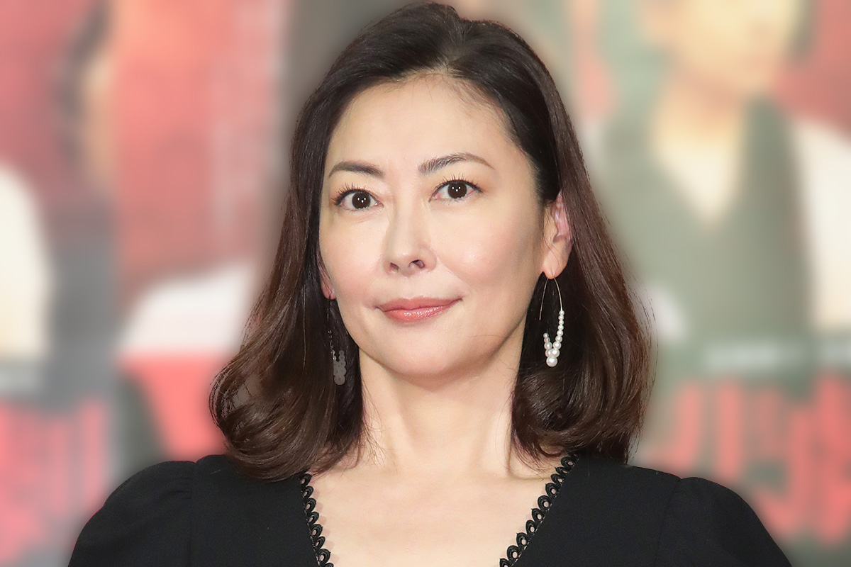 中山美穂さん56歳の誕生日》かつて想いを込めて花束を贈っていた人気
