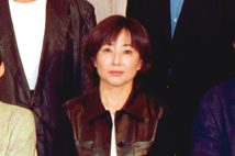 真珠夫人』の横山めぐみ ゴージャスな胸元をセクシー撮｜NEWSポストセブン