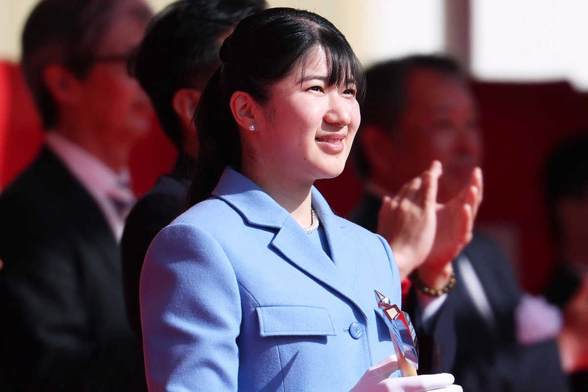 本番前のリハーサルで斧を手にして“重いですね”」愛子さまご公務の入念