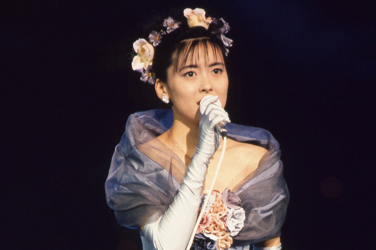 中山美穂さんの特別な輝き》アイドル評論家・中森明夫氏は「二度と出て