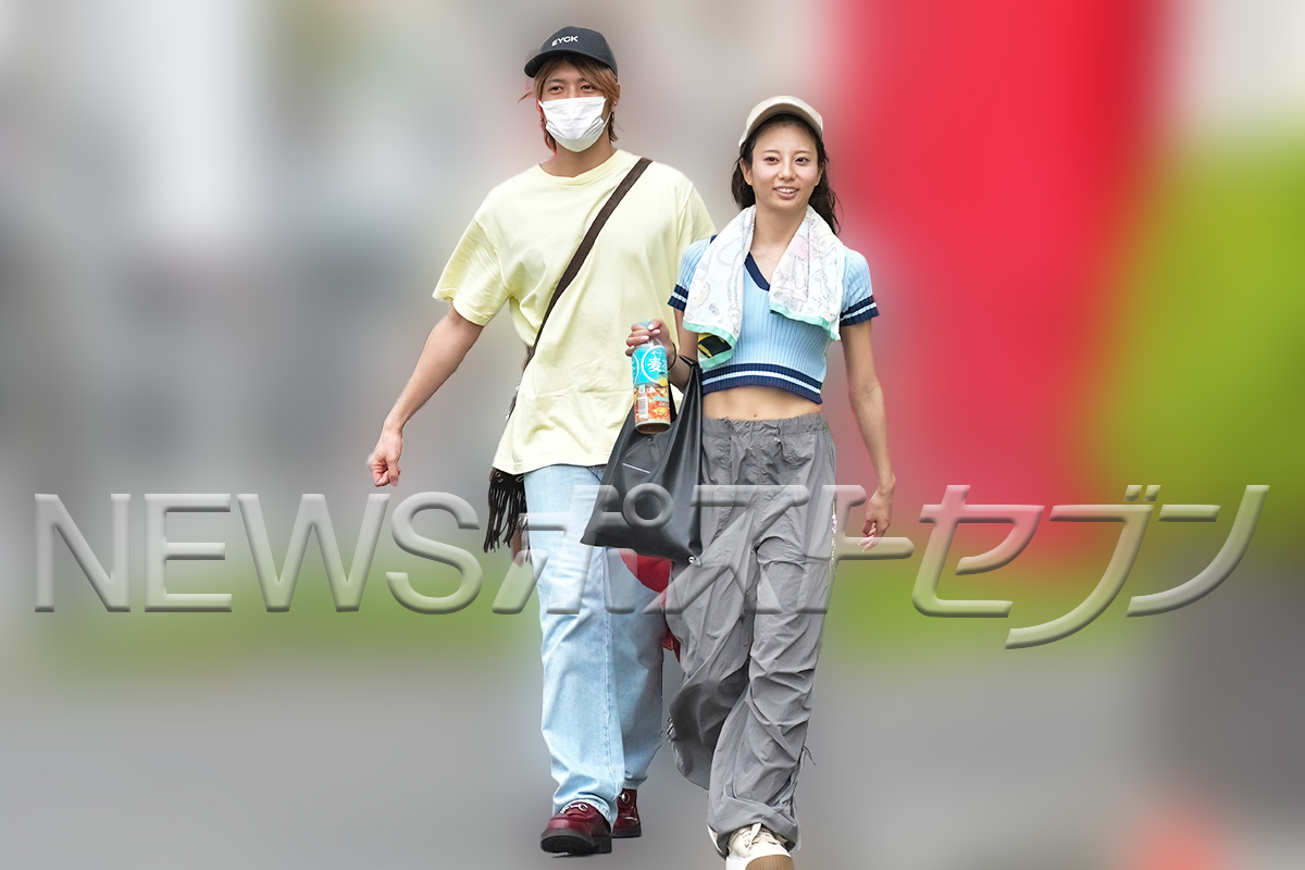 熱愛ツーショット》WEST.中間淳太（37）に“激バズダンスお姉さん”が