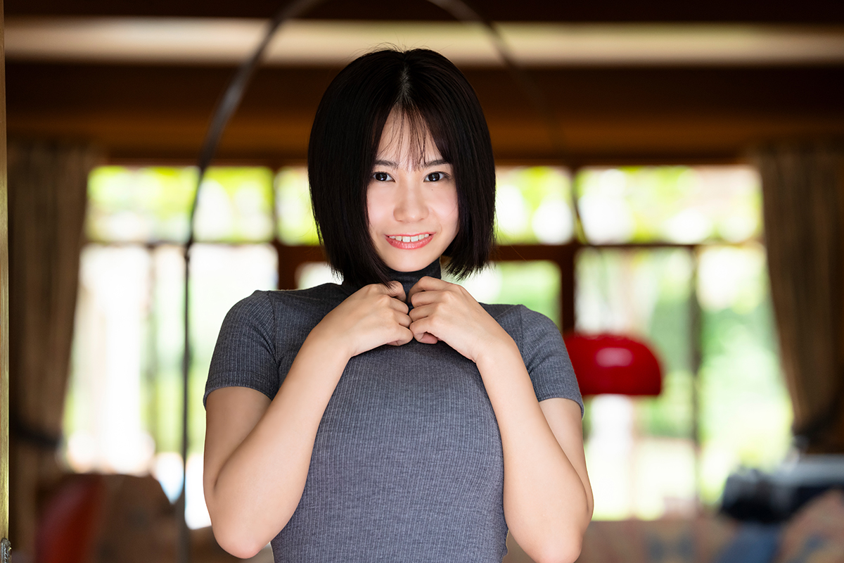身長155cmのGカップ・夏生なつ、「真相」をお届け 撮影現場から