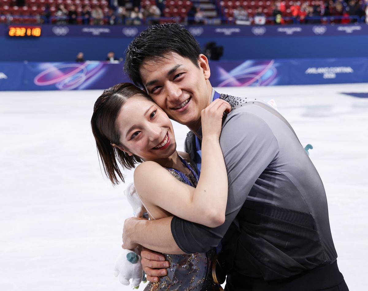 素直に祝福できない人も…》りくりゅう婚約発表で過去の“尊いスキン