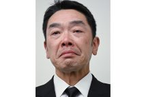 短パン・Tシャツ姿で“家族ファースト”》巨人監督電撃辞任の阿部慎之助