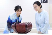 《くっきりワンピースを何度も着回し》佳子さまが「青」を繰り返し選ぶ理由にダイアナ元妃との共通点　透明感を引き出すだけじゃない“思いやりの色”