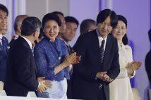 真珠夫人』の横山めぐみ ゴージャスな胸元をセクシー撮｜NEWSポストセブン